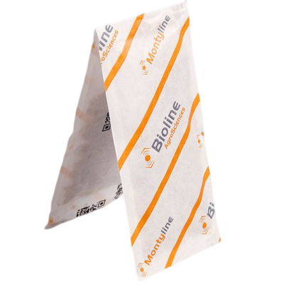 Saco branco com texto Montyline BioLine Biosciences em laranja e cinza