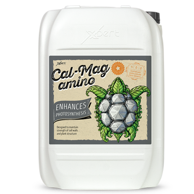 Contentor branco com etiqueta de fertilizante Cal-Mag amino e imagem de tartaruga