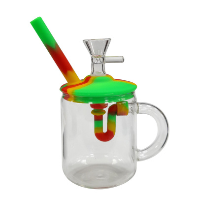 Caneca de vidro com tampa e tubo coloridos em silicone