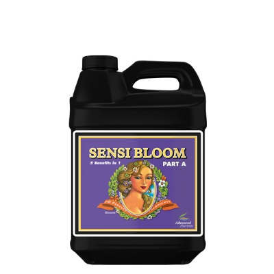 Recipiente preto com etiqueta roxa SENSI BLOOM PART A e imagem de mulher com flores