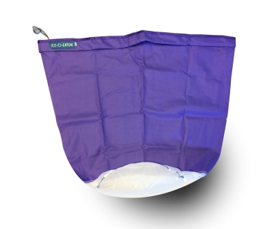 Bolsa roxa de tecido com cordão e etiqueta ICE~O~LATOR