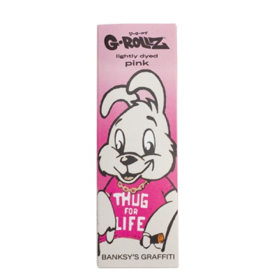 Embalagem rosa com coelho branco vestido de rosa e texto THUG FOR LIFE