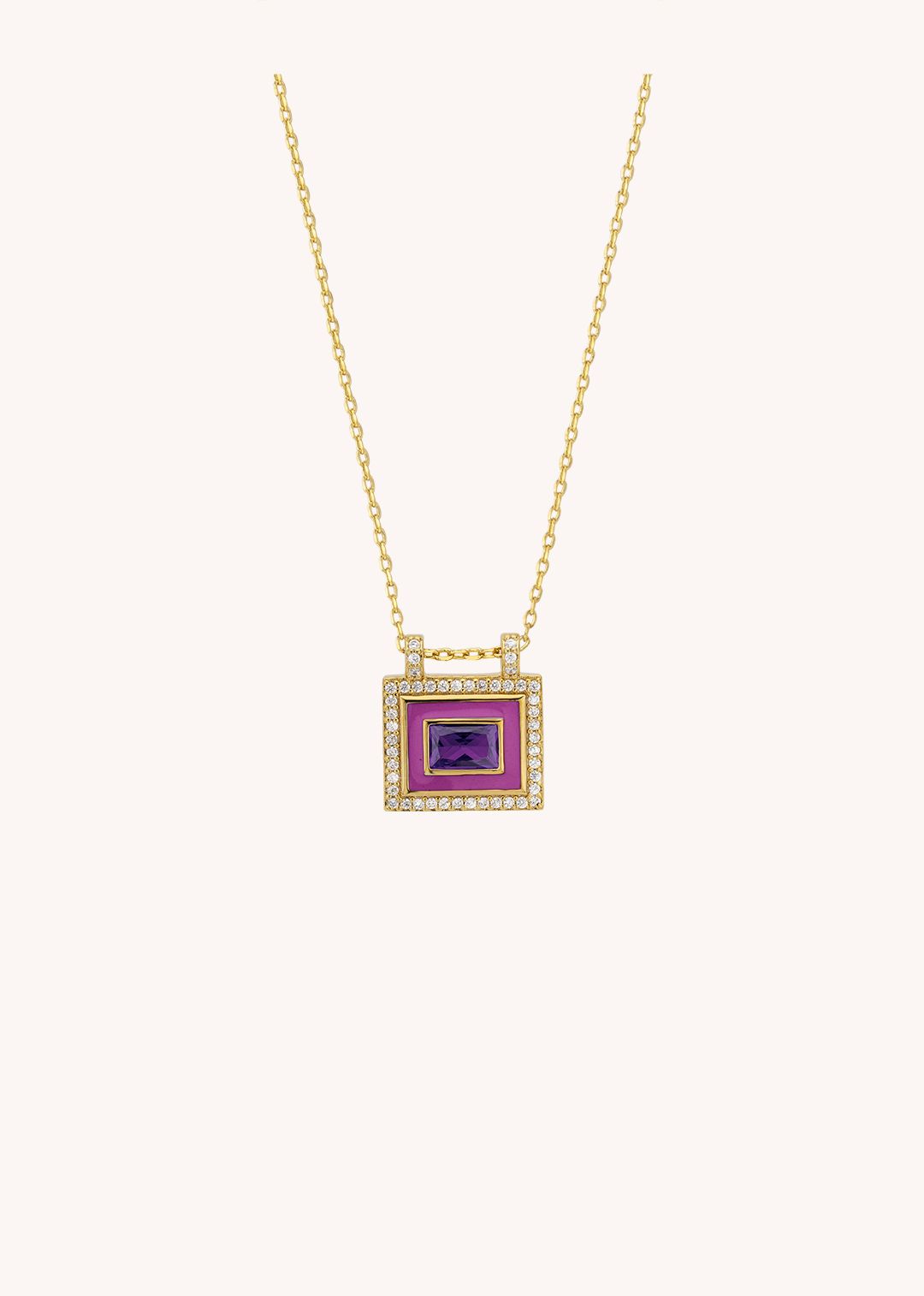 MYA-BAY Fuchsia El Paso Necklace Colar dourado com pendente quadrado com pedra roxa e cristais