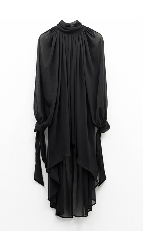 Short Black Chiffon Dress with Bow Vestido preto fluído comprido com mangas bufantes e gola alta