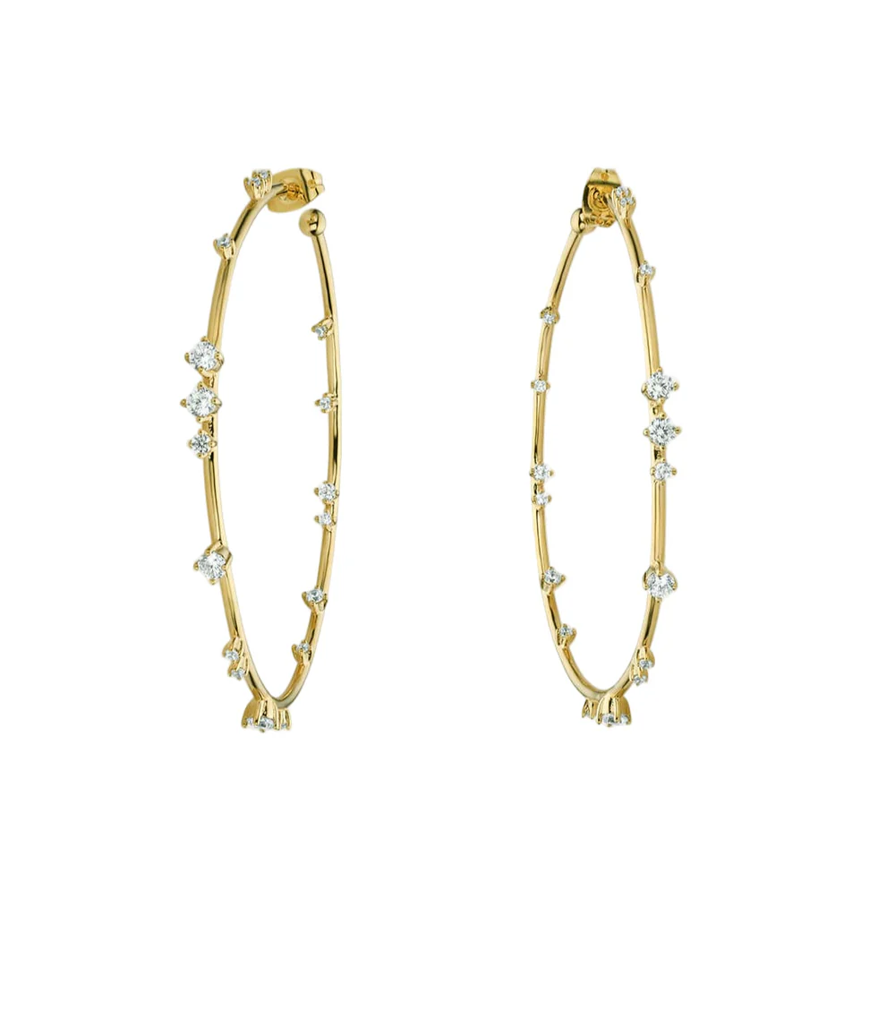 BOUCLES D'OREILLES - HOOPS Par de brincos de argola dourados com pequenas pedras translúcidas