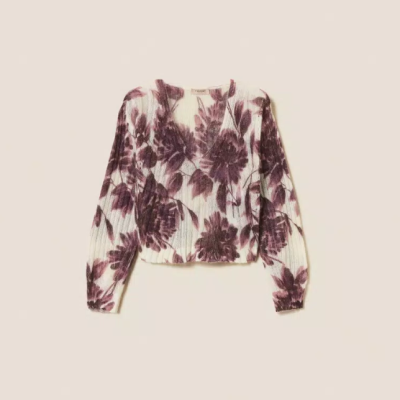 Camisola de malha canelada com padrão floral roxo em fundo branco