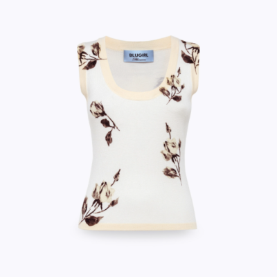 Top feminino branco de malha com flores castanhas e bege