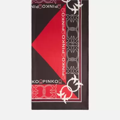 Lenço em vermelho, preto e branco com padrão geométrico e texto PINKO nas bordas.