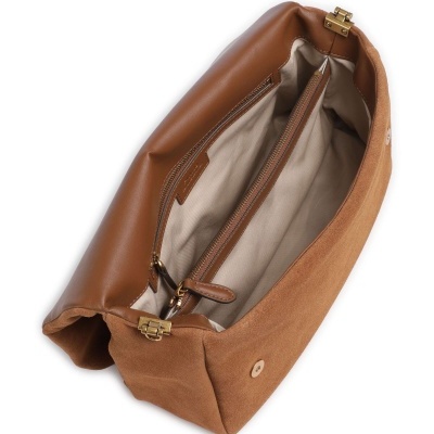 Mala castanha aberta com interior forrado e divisória com fecho de correr.