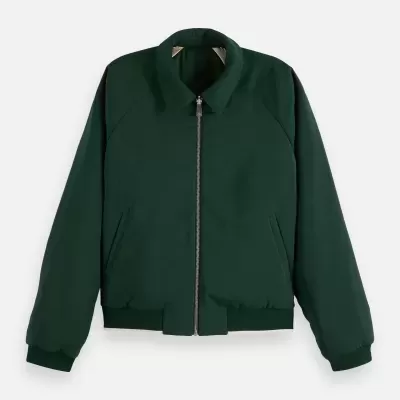 Blusão verde escuro com fecho de correr em fundo branco