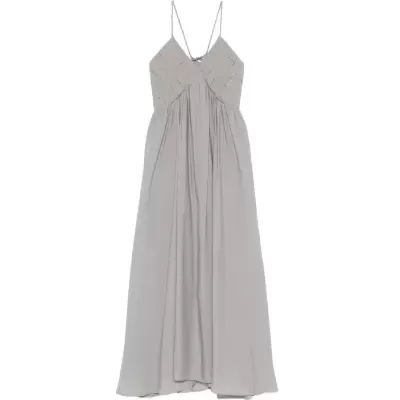 Vestido comprido cinza claro com padrão entrelaçado no corpo superior