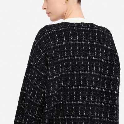 Camisola preta e branca xadrez textura tweed vista de costas