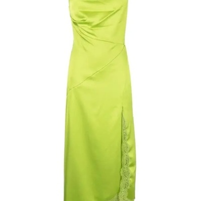 Vestido longo verde claro com renda detalhada