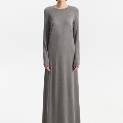 Vestido comprido cinzento liso com manga comprida