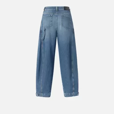 Calças de ganga azuis largas com bolsos e fivela na barra