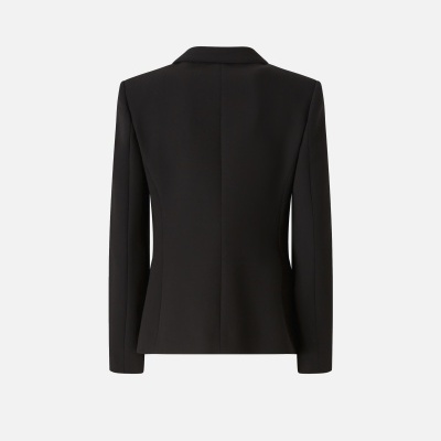 Blazer preto para senhora visto de costas