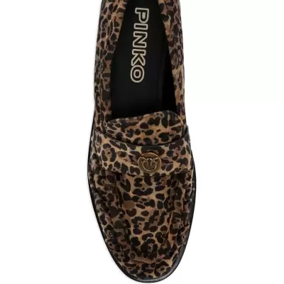 Mocassim padrão leopardo com detalhe metal dourado e interior preto marca PINKO