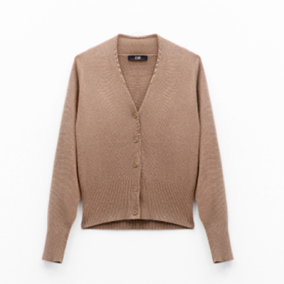 Cardigã castanho claro de malha com botões e decote em V
