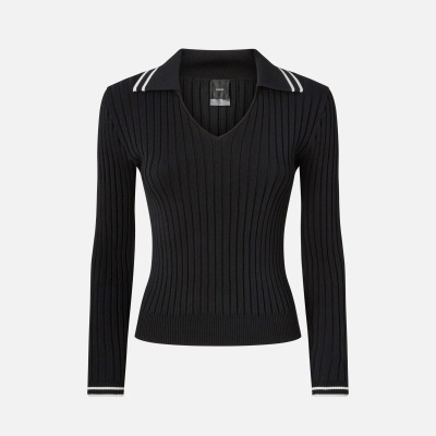 Camisola preta de malha canelada com gola de polo e riscas brancas