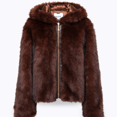 Casaco de pelo castanho escuro com capuz e fecho de correr