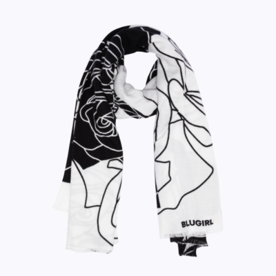 Lenço preto e branco com padrão floral e texto BLUGIRL