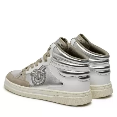 Ténis altos cinza prateado e branco com detalhe bordado lateral