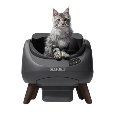 Sanitário para gatos cinzento com gato sentado dentro