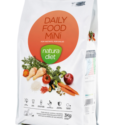 Embalagem branca de ração para cães Daily Food Mini Natura Diet com imagens de ingredientes