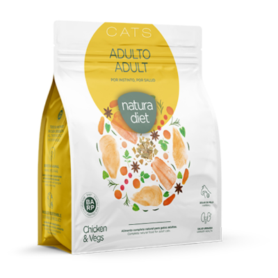 Embalagem de alimento para gatos adultos natura diet com frango e legumes