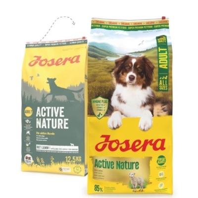 Duas embalagens de ração para cães Josera Active Nature em amarelo e verde