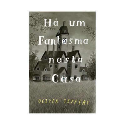Capa de livro com ilustração a preto e branco de uma casa velha e texto em branco e amarelo