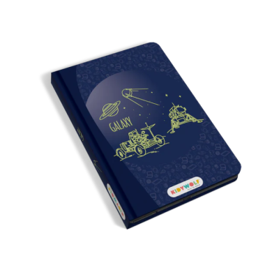 Caderno capa dura azul com ilustrações espaciais e texto 'GALAXY' e 'KIDYWOLF'