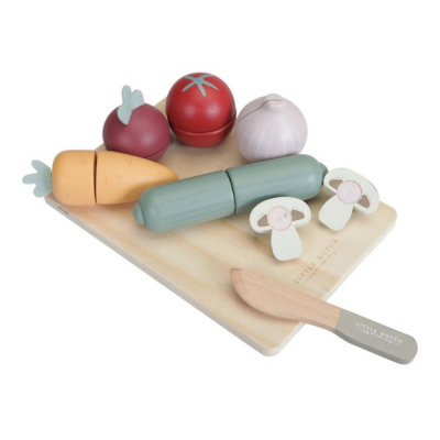 Legumes de madeira coloridos com tábua e faca de madeira