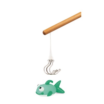 Brinquedo de pesca infantil com vara de madeira e peixe verde com olhos grandes