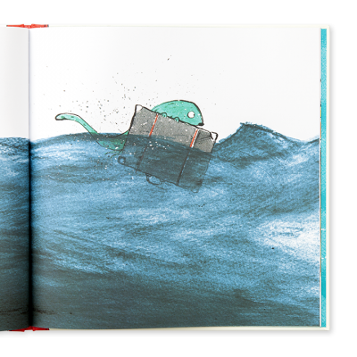 Ilustração de criatura verde com mala na água em livro infantil
