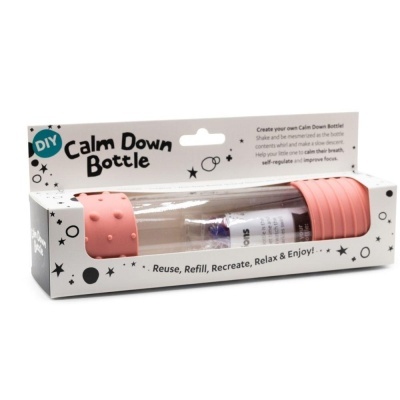 Garrafa Calm Down Bottle transparente com tampa e base rosa na embalagem