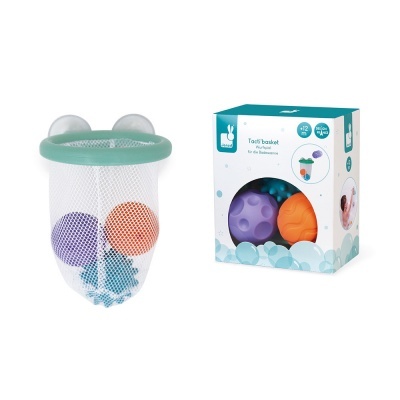 Cesto de rede com brinquedos de banho e embalagem com texto