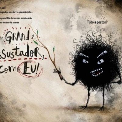 Personagem negro assustador com ramos e texto em português