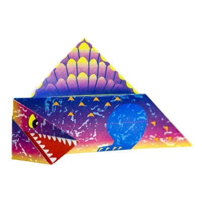 Pacote triangular de papel colorido para origami com padrão de criatura marinha