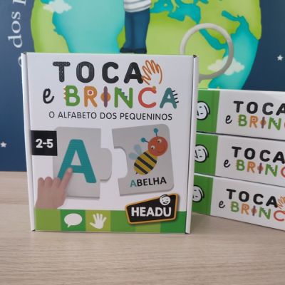 Caixa de jogo educativo TOCA e BRINCA com alfabeto para crianças