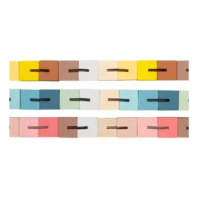 Blocos de montar em madeira de várias cores alinhados em três fileiras