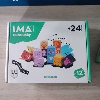 Caixa de brinquedo IMA Cube Baby com 12 peças coloridas em cubos com animais para crianças a partir de 24 meses