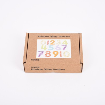 Caixa castanha com números coloridos em glitter