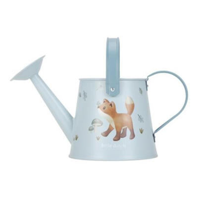 Regador infantil azul claro com desenho de raposa e texto little dutch