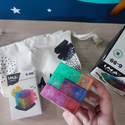 Puzzle 3D colorido translúcido, embalagem IMÃ TBIX, saco branco com padrão