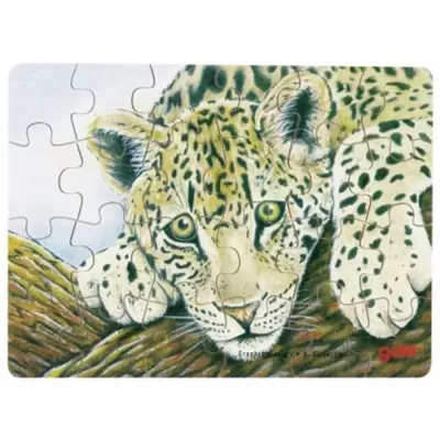 Puzzle com imagem de um leopardo deitado num tronco