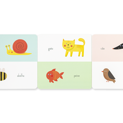 Cartões ilustrativos de animais com nomes em português e fundos coloridos pastel.