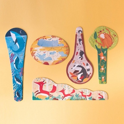Cinco puzzles de madeira coloridos com ilustracoes de animais para criancas