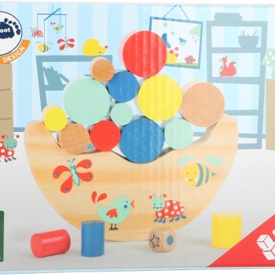 Brinquedo de empilhar em madeira com blocos coloridos e desenhos de animais
