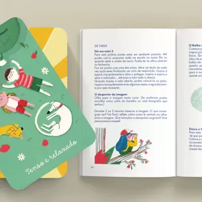 Cartas ilustradas e livro com texto e ilustrações coloridas